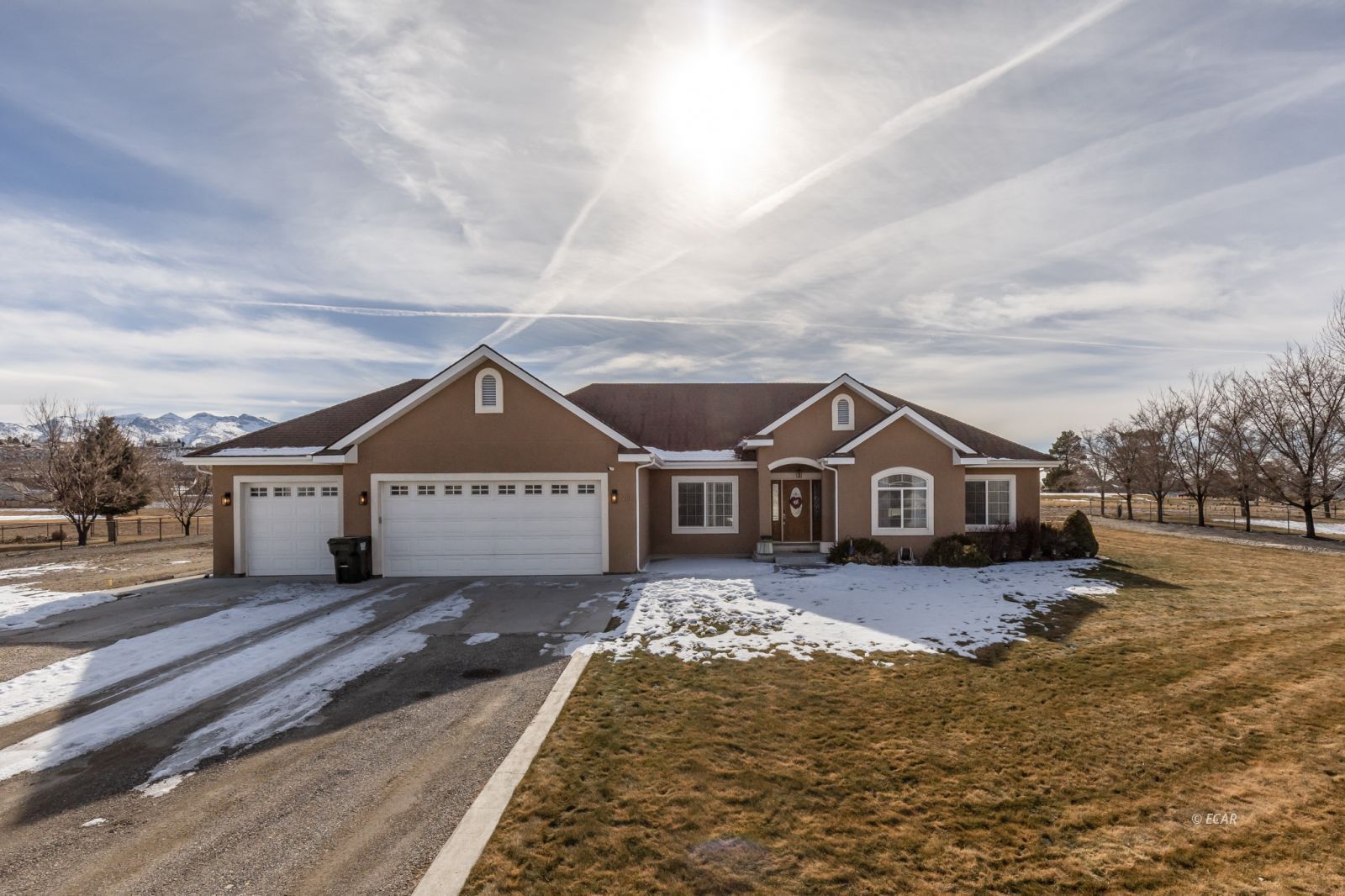 210 Northglen Drive Property Photo 1