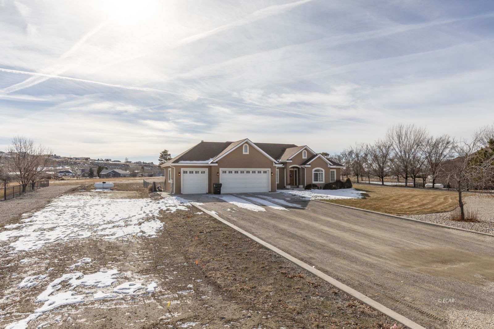 210 Northglen Drive Property Photo 2