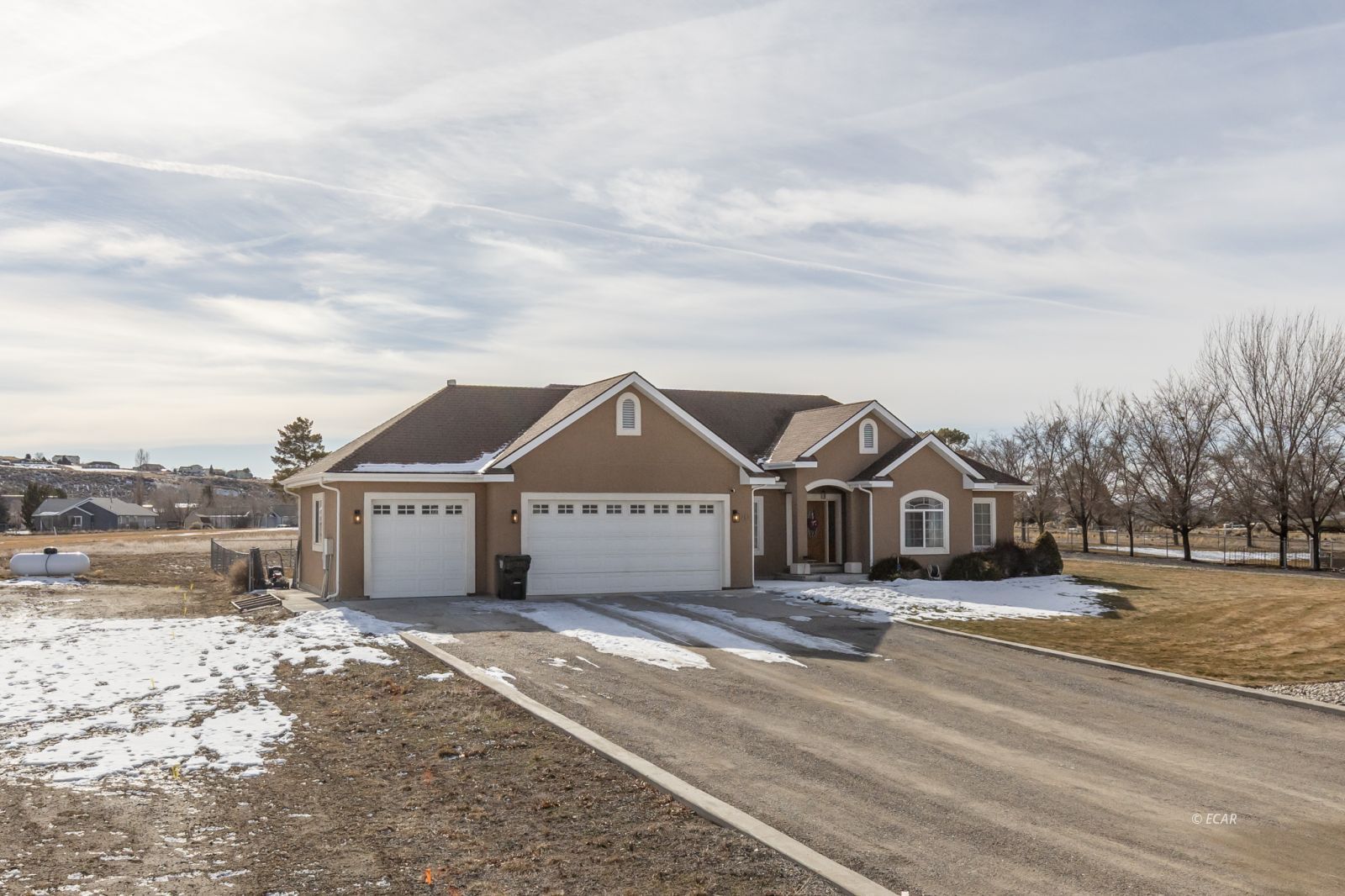 210 Northglen Drive Property Photo 3