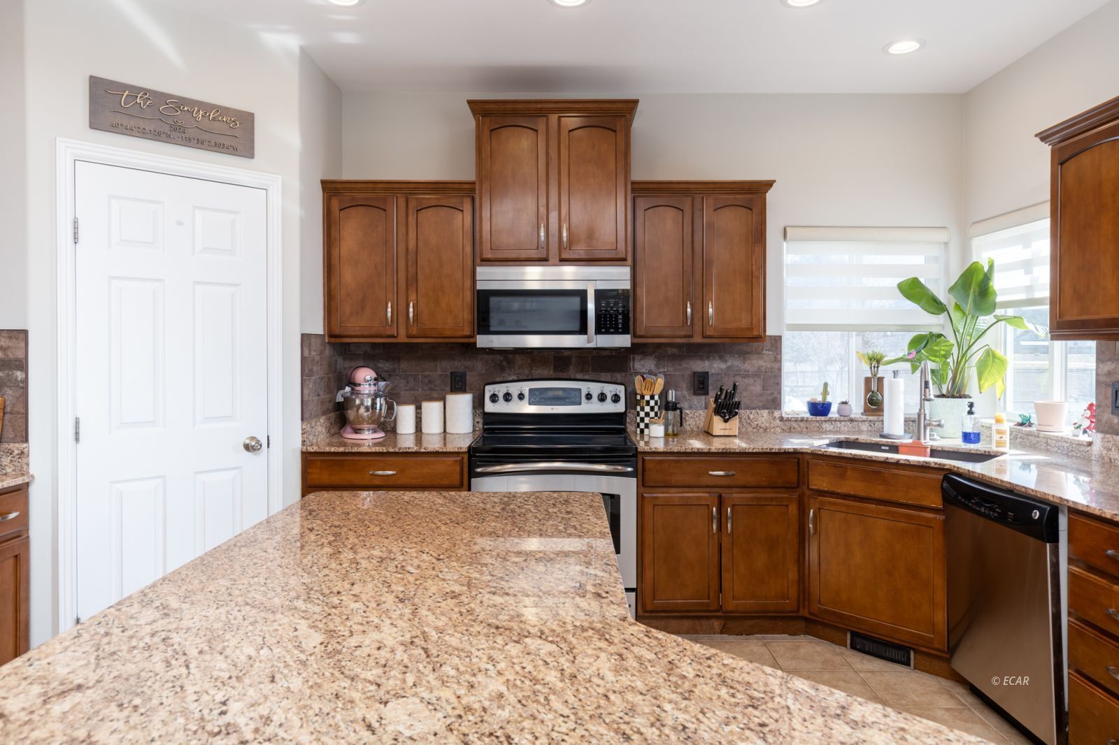 210 Northglen Drive Property Photo 9