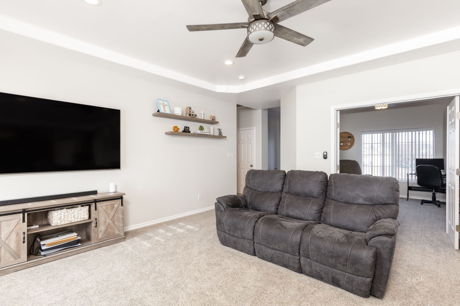 210 Northglen Drive Property Photo 14