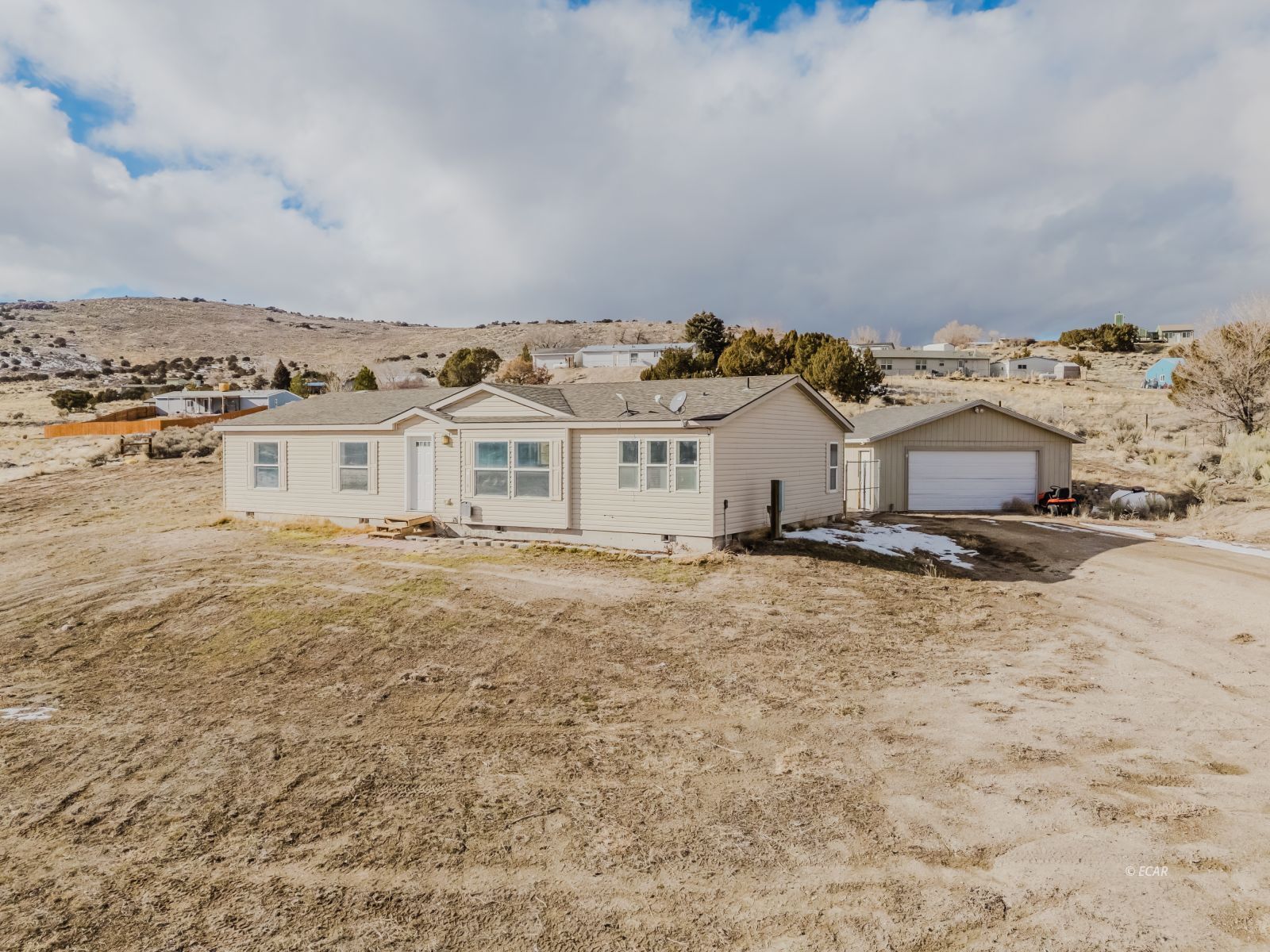 705 Hayland Drive Property Photo 4