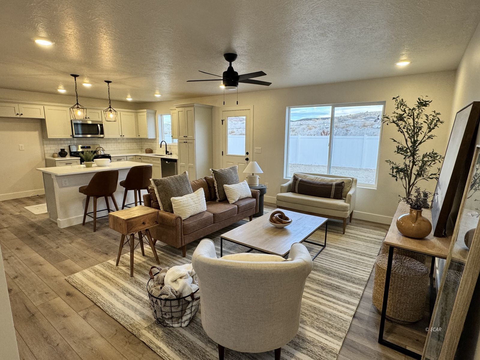 1279 Primrose Lane Property Photo 4