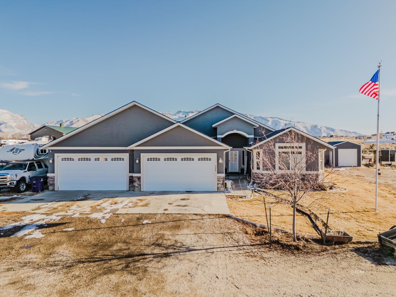 584 Thistle Drive Property Photo 2