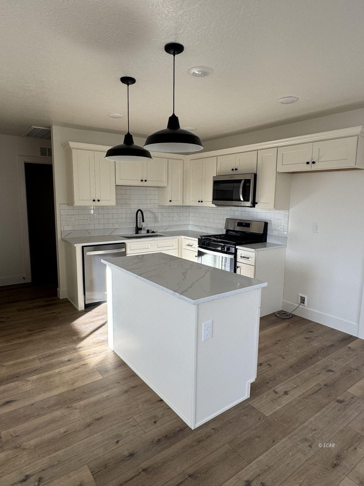 1270 Primrose Lane Property Photo 3