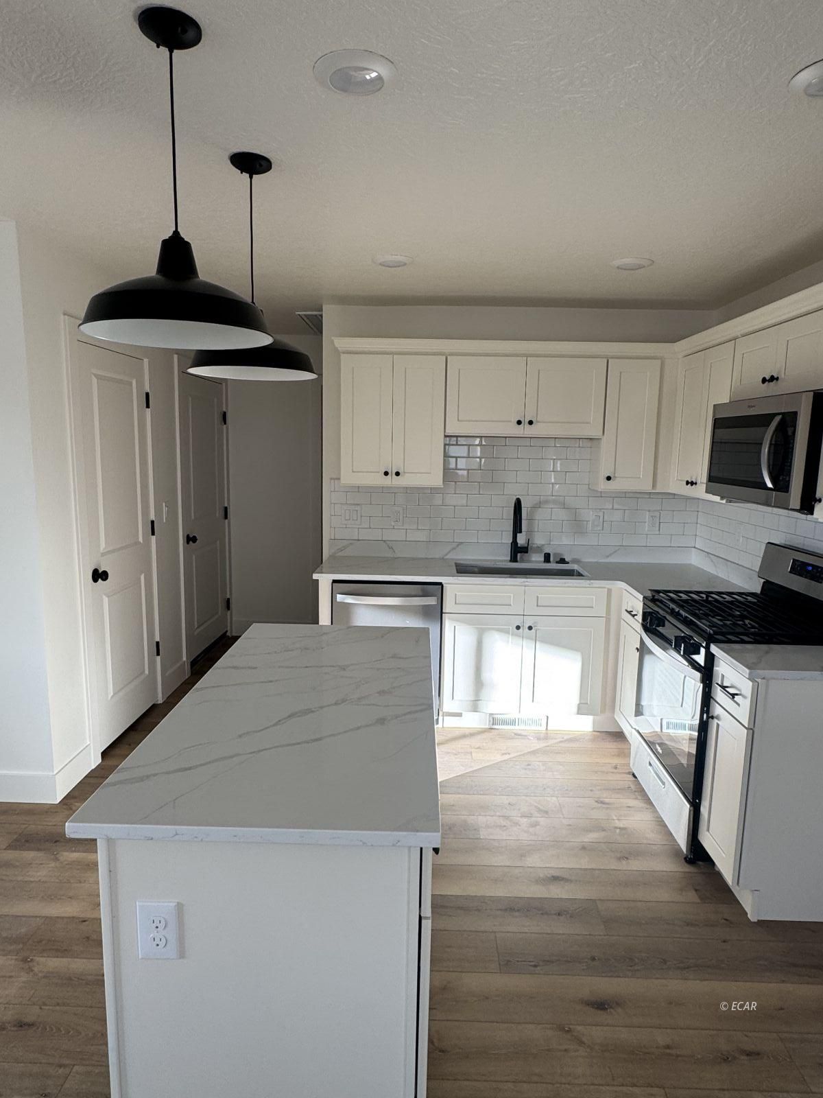 1270 Primrose Lane Property Photo 6