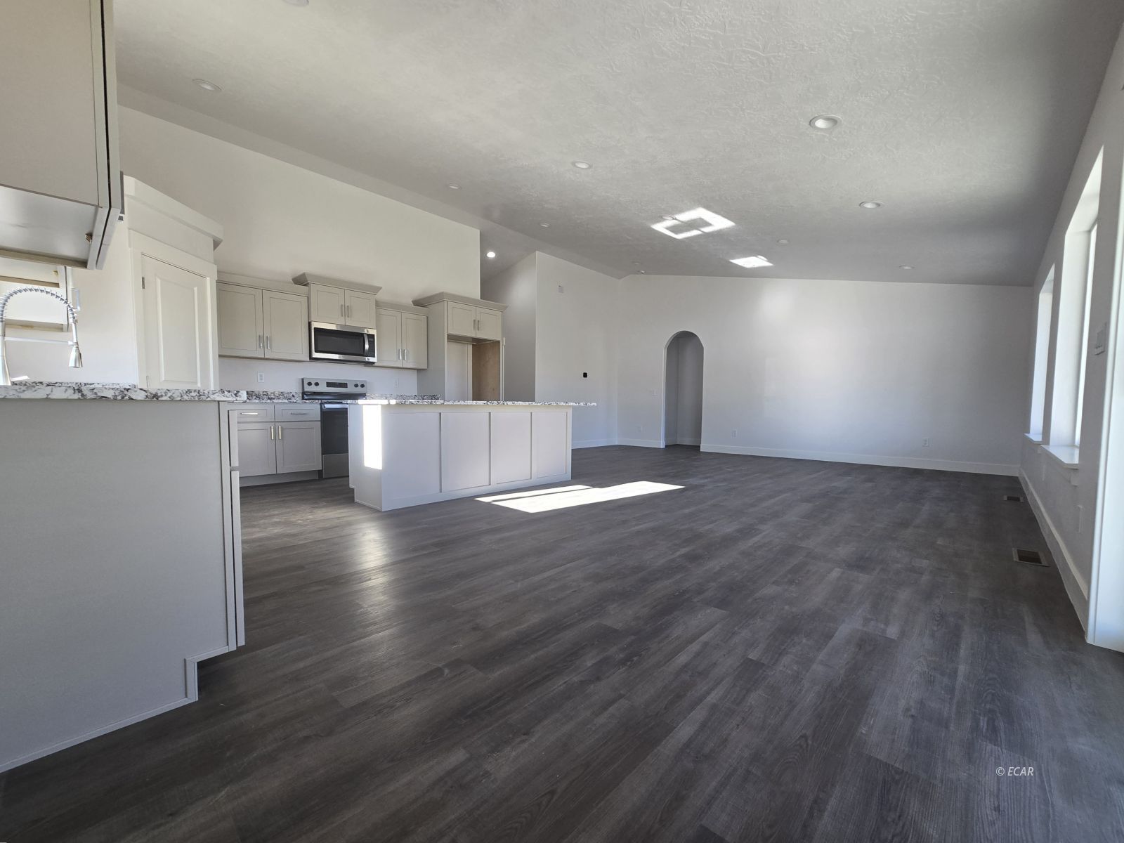 208 Spring Creek Parkway Property Photo 7