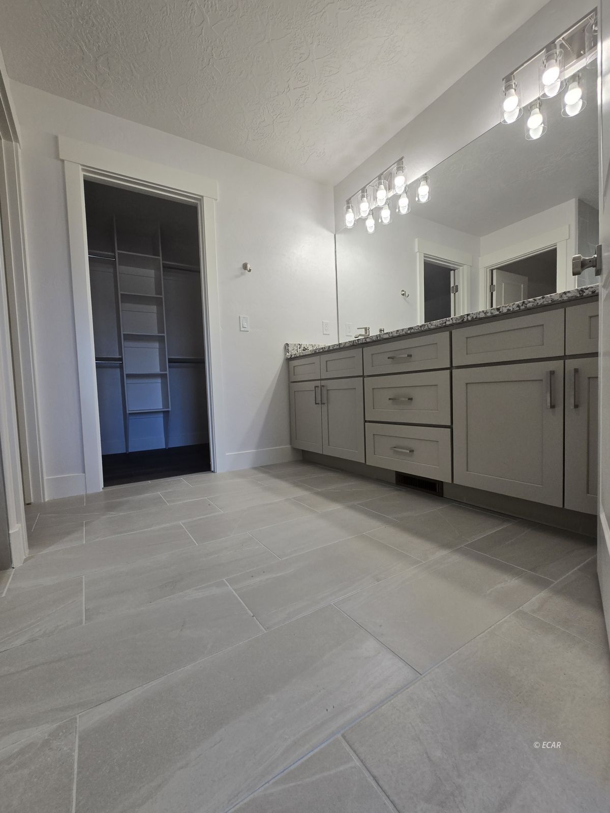 208 Spring Creek Parkway Property Photo 10