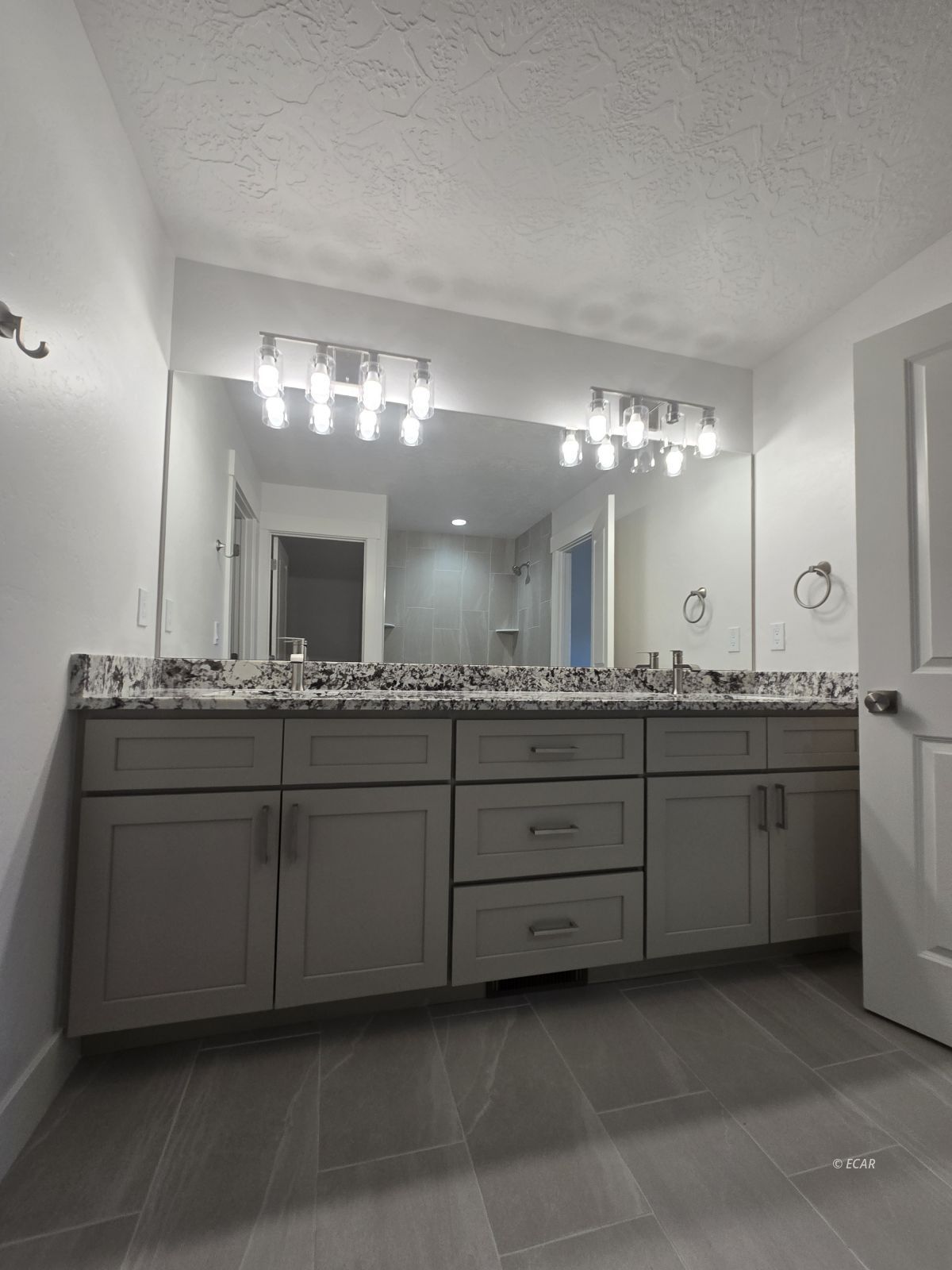 208 Spring Creek Parkway Property Photo 11