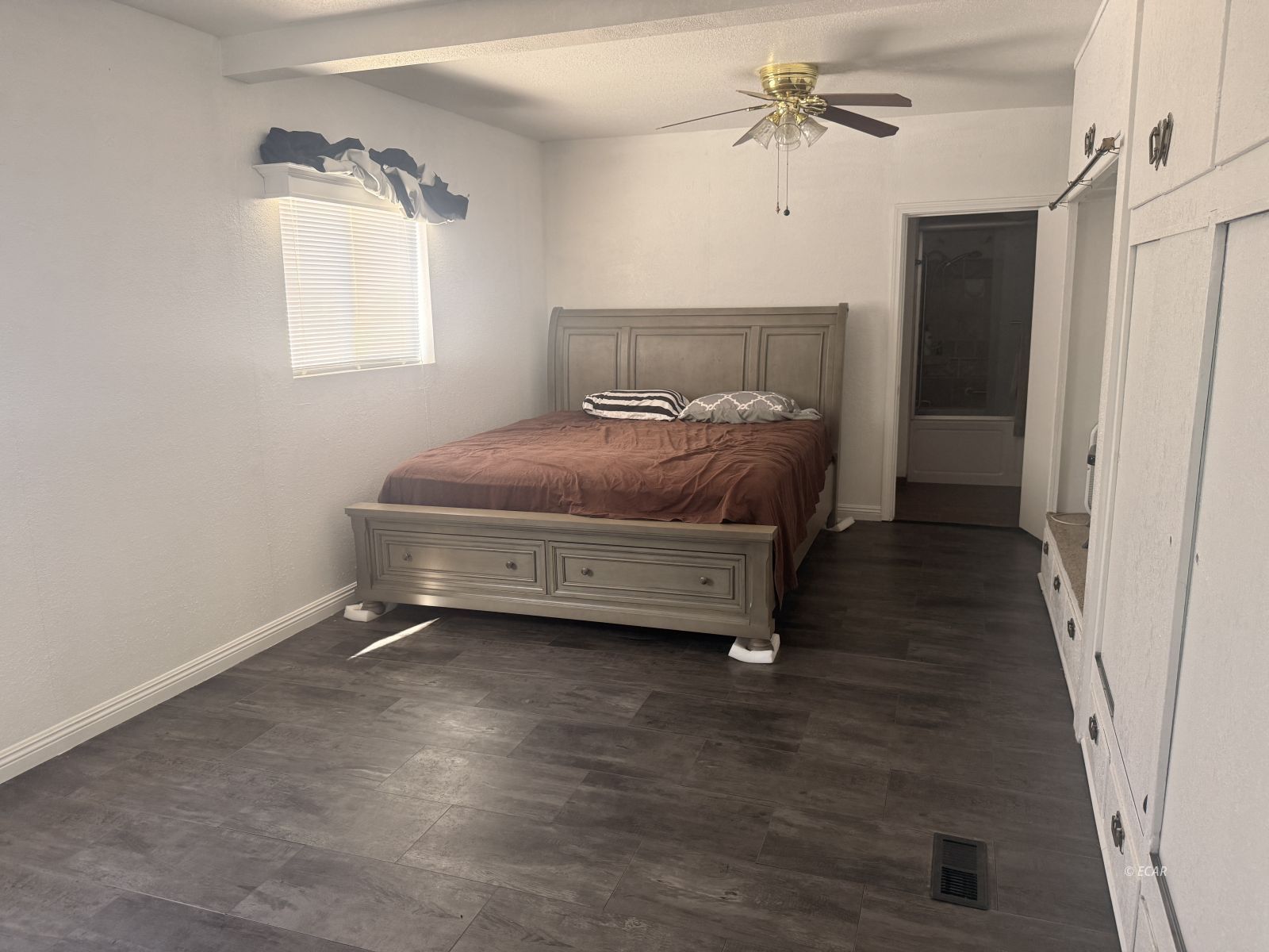 376 N Main Street Property Photo 17