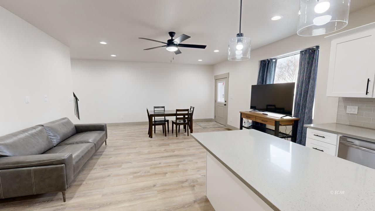 2427 N 5th Street Property Photo 9