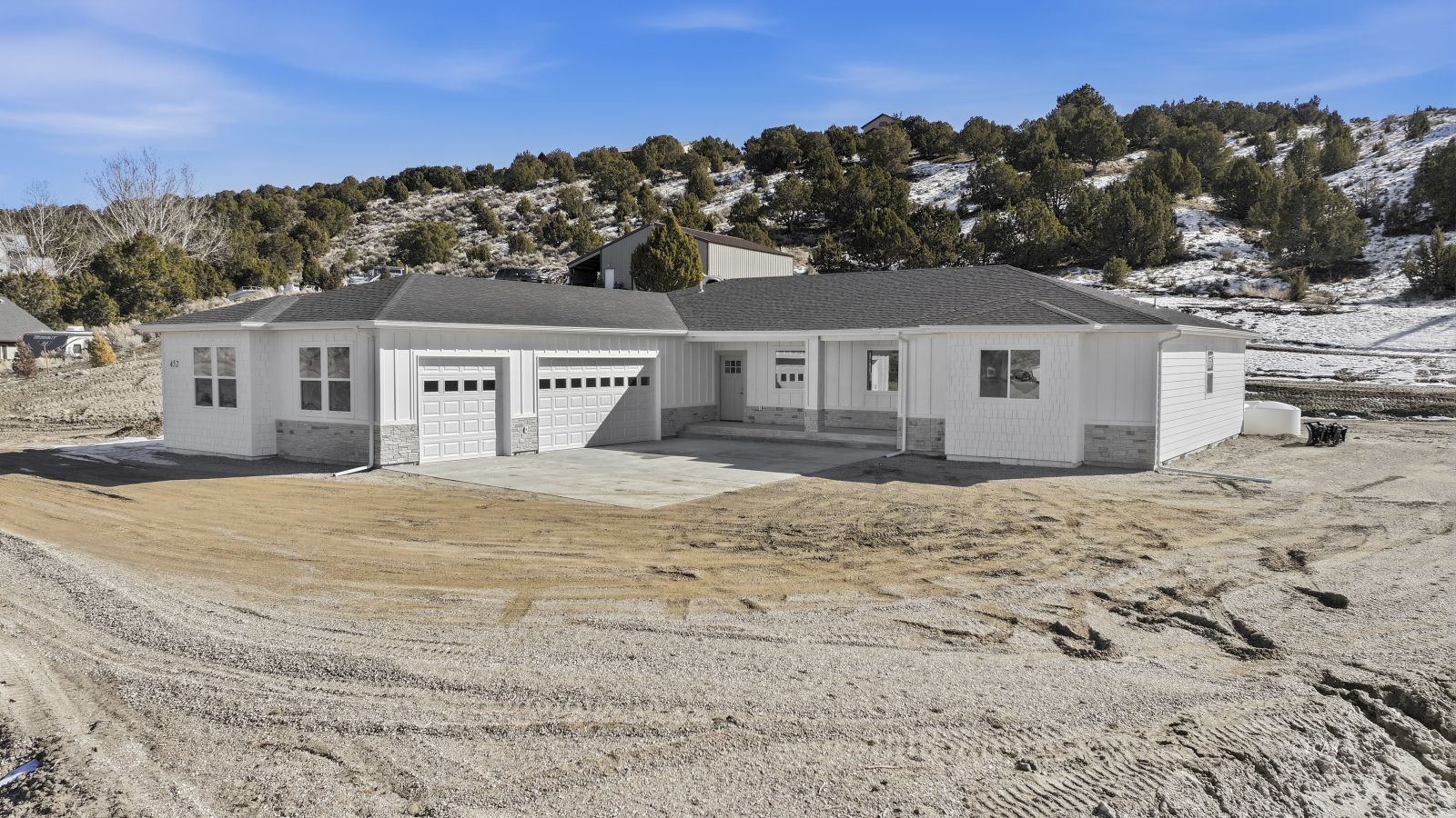 452 Country Club Plaza Property Photo 1