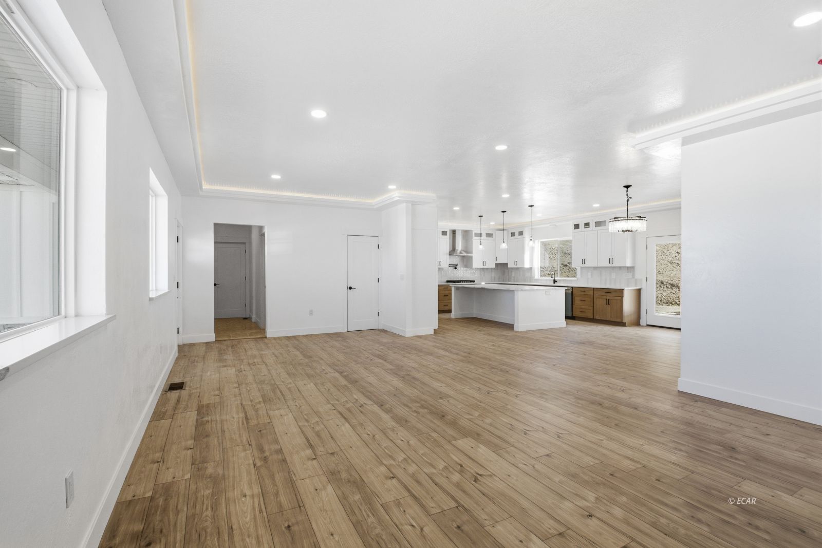 452 Country Club Plaza Property Photo 8