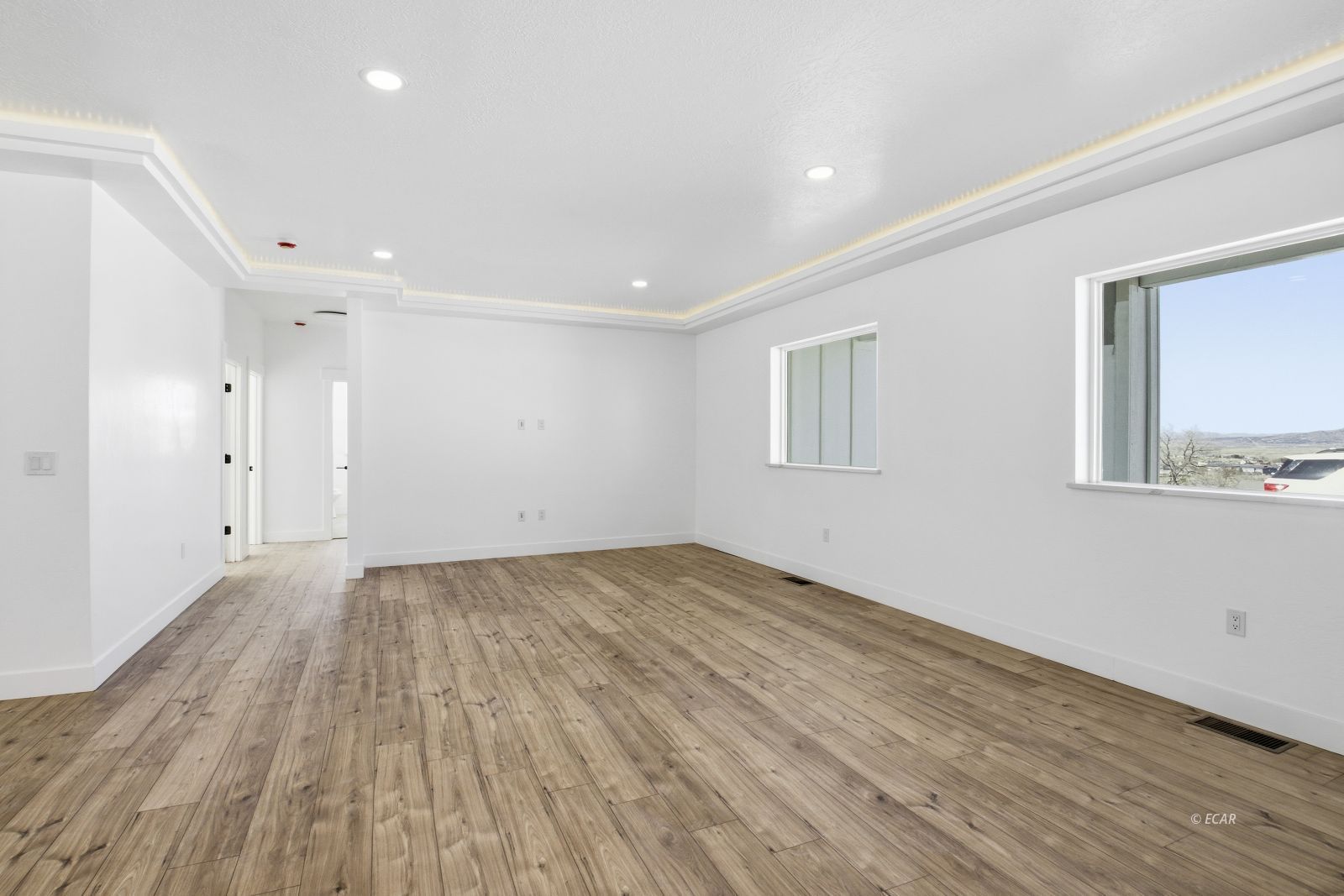 452 Country Club Plaza Property Photo 10