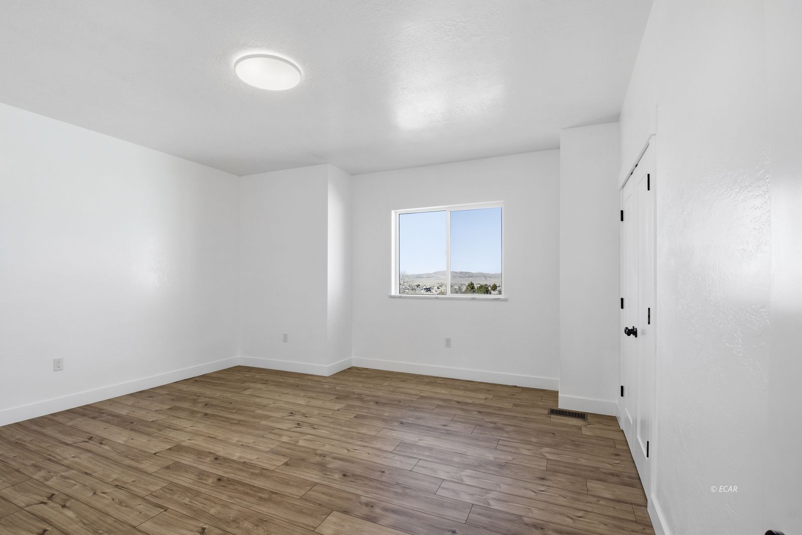 452 Country Club Plaza Property Photo 14