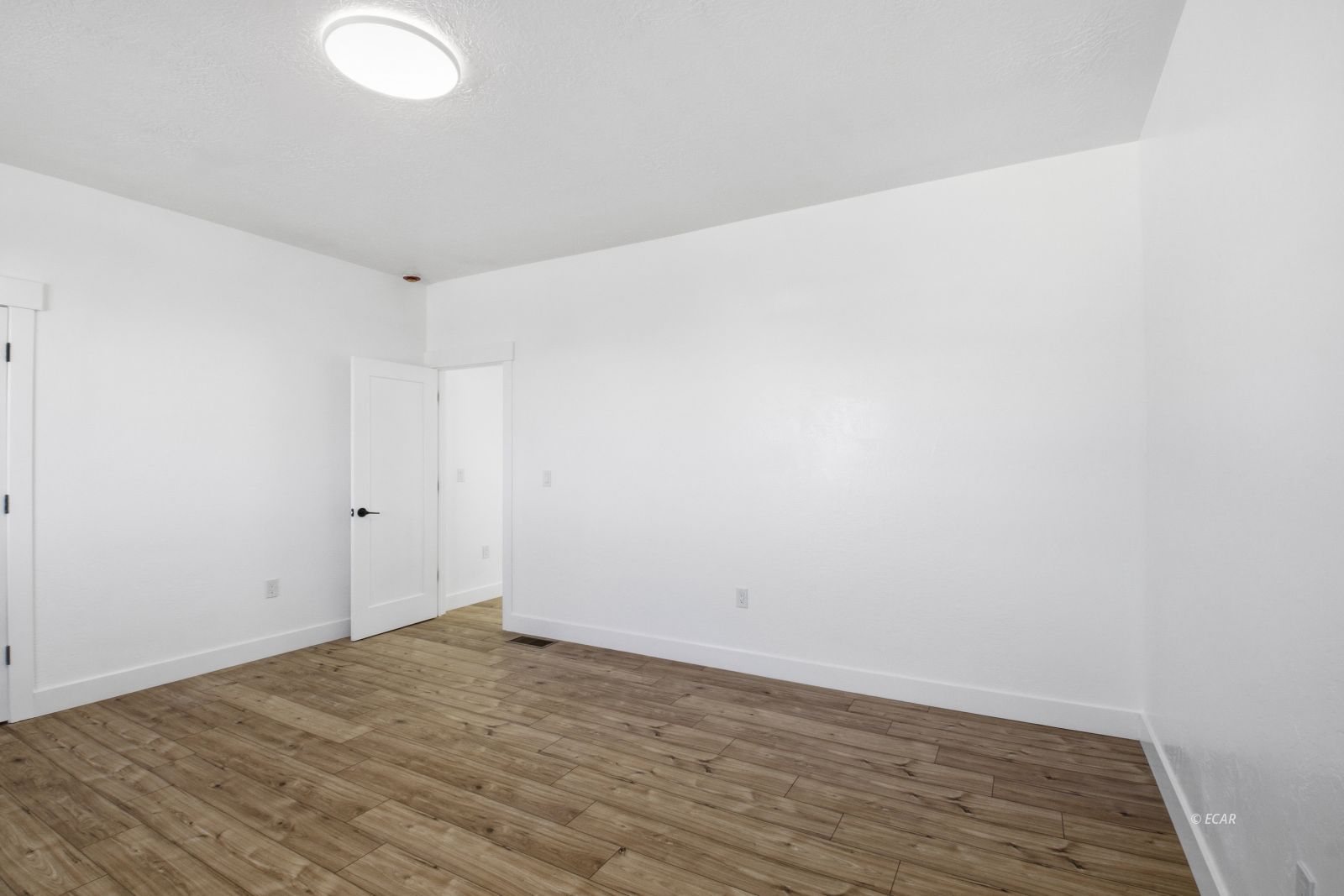 452 Country Club Plaza Property Photo 15
