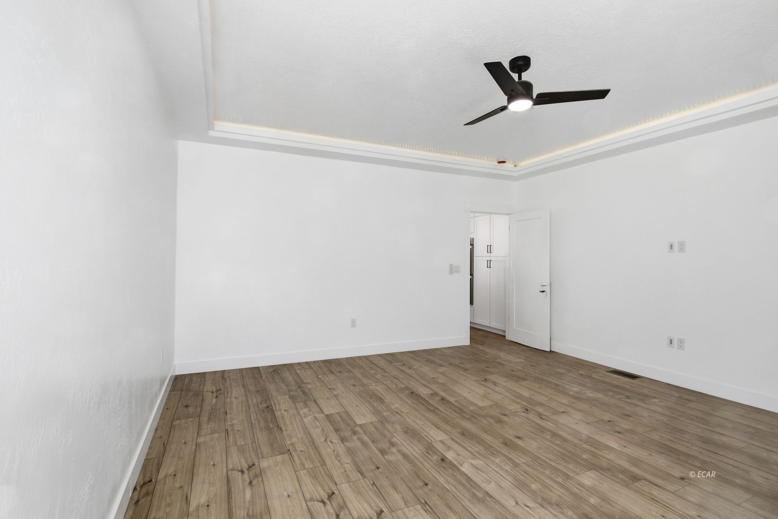 452 Country Club Plaza Property Photo 27