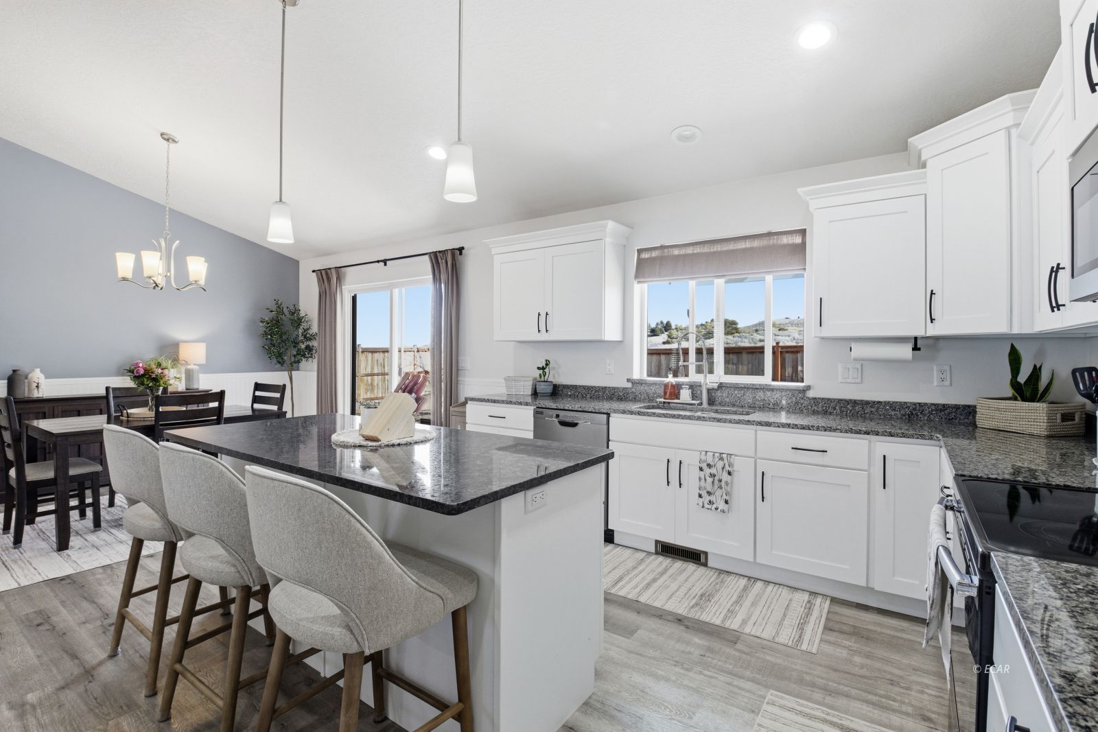 410 Edgebrook Lane Property Photo 5