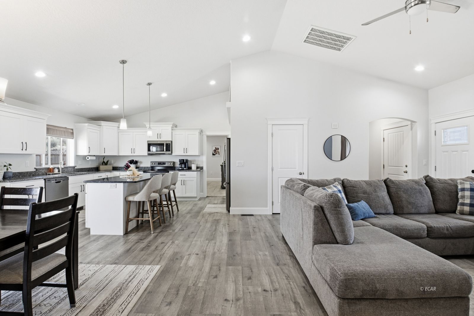 410 Edgebrook Lane Property Photo 8