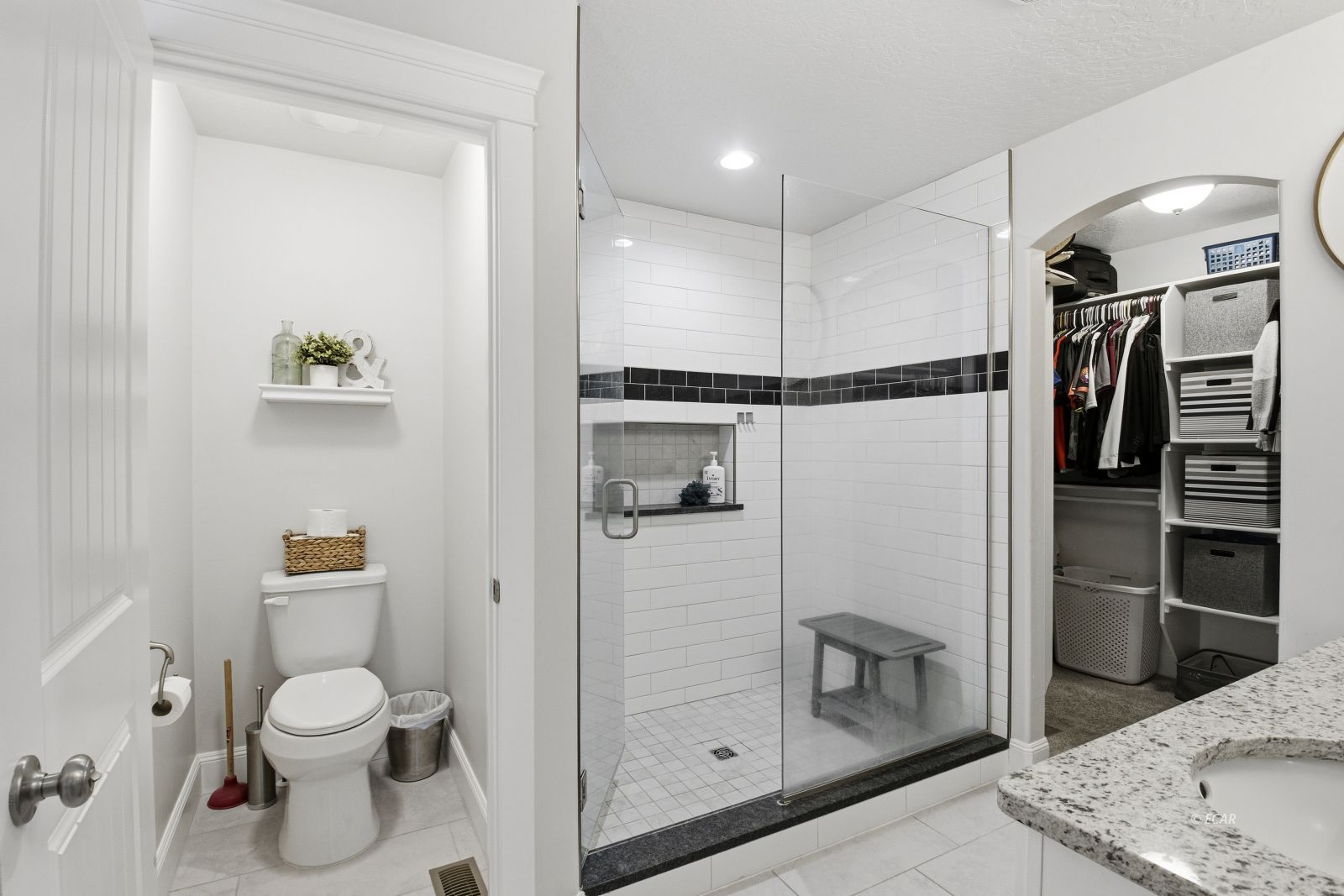 410 Edgebrook Lane Property Photo 12