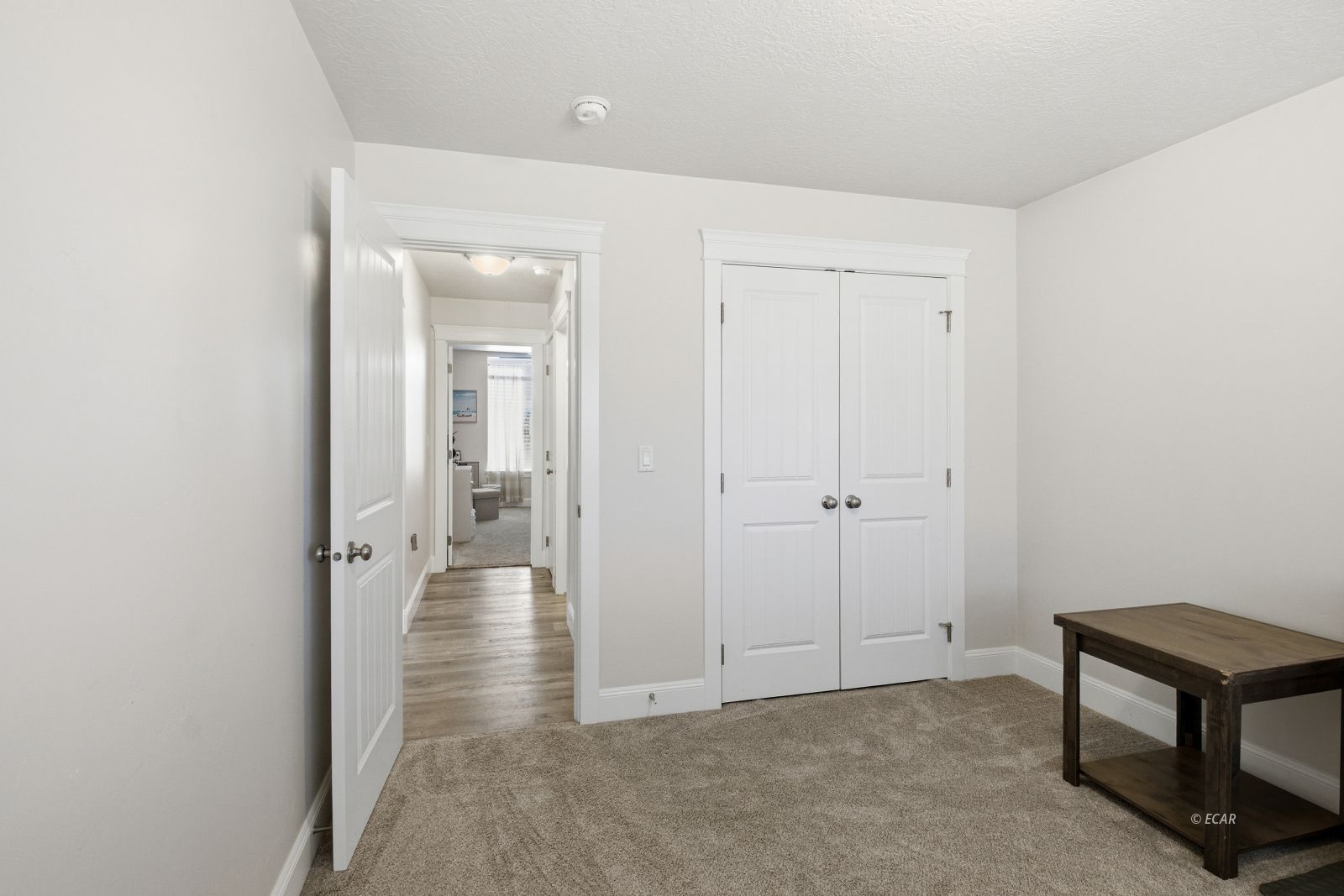 410 Edgebrook Lane Property Photo 16