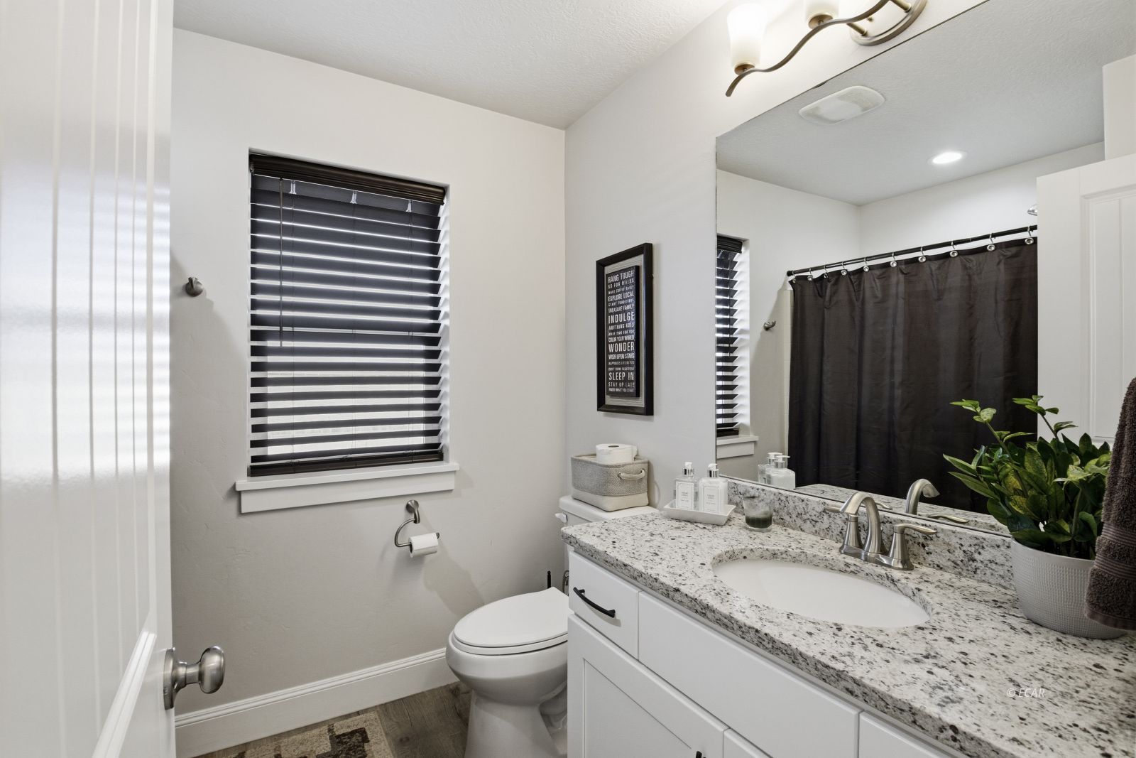 410 Edgebrook Lane Property Photo 17