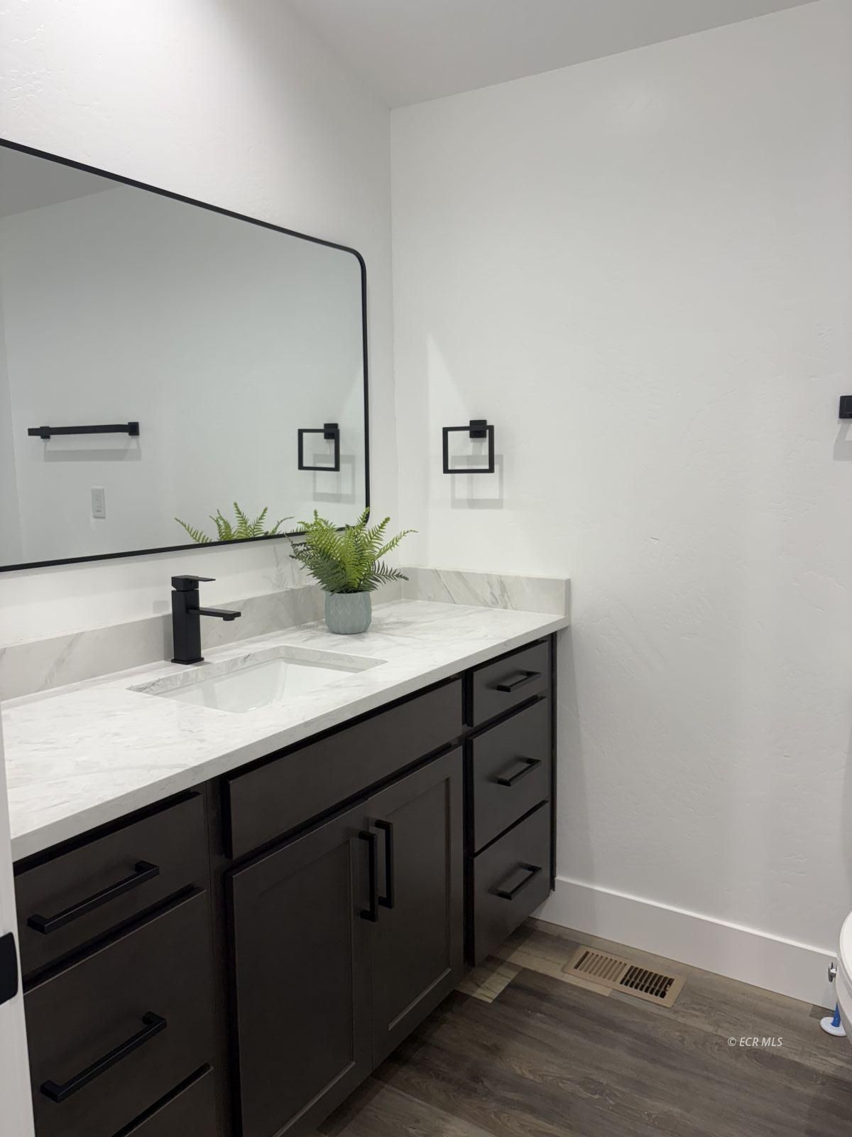 2625 Platinum Drive Property Photo 15