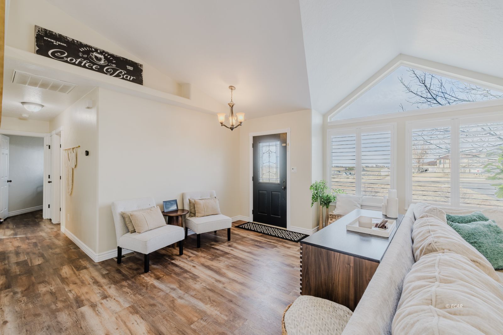 598 Palace Parkway Property Photo 4