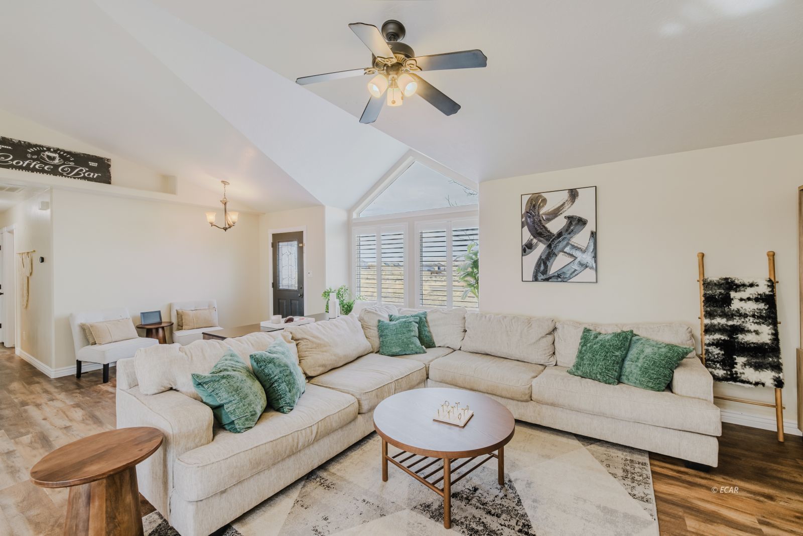 598 Palace Parkway Property Photo 5