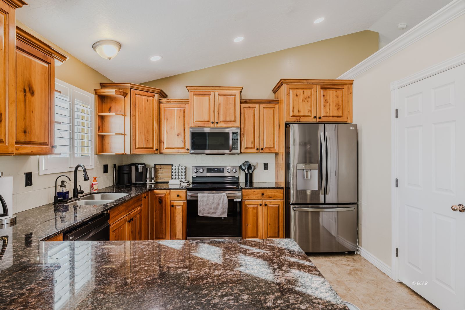 598 Palace Parkway Property Photo 13