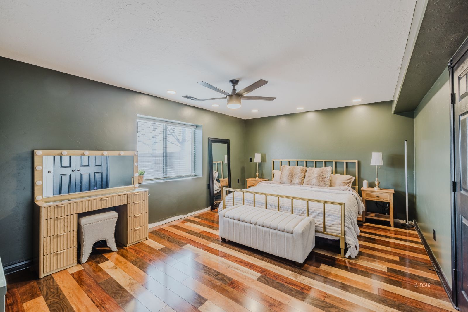 598 Palace Parkway Property Photo 36