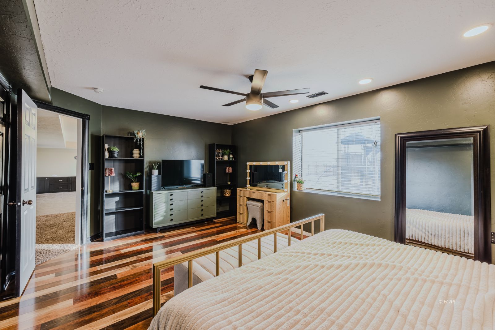 598 Palace Parkway Property Photo 37