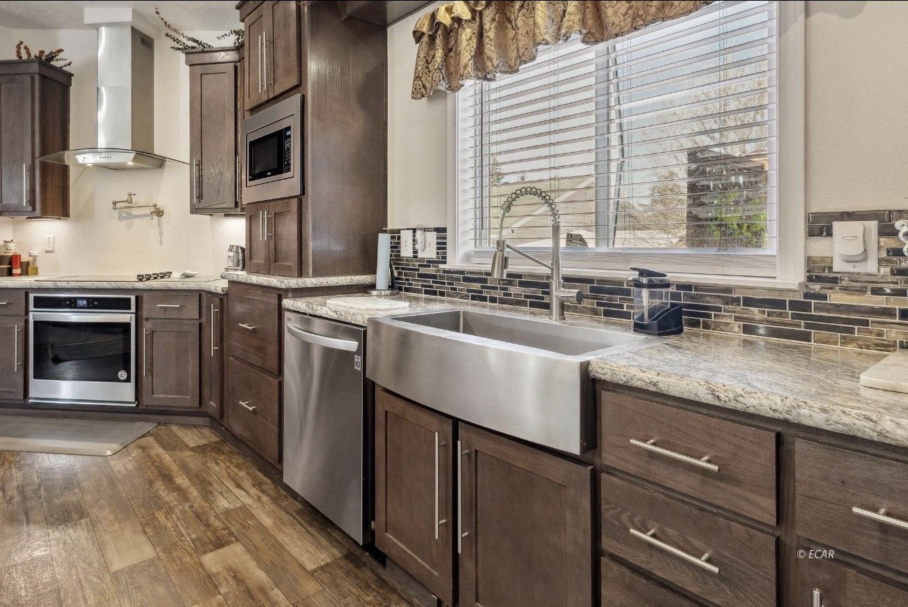 231 6th. Street Property Photo 16