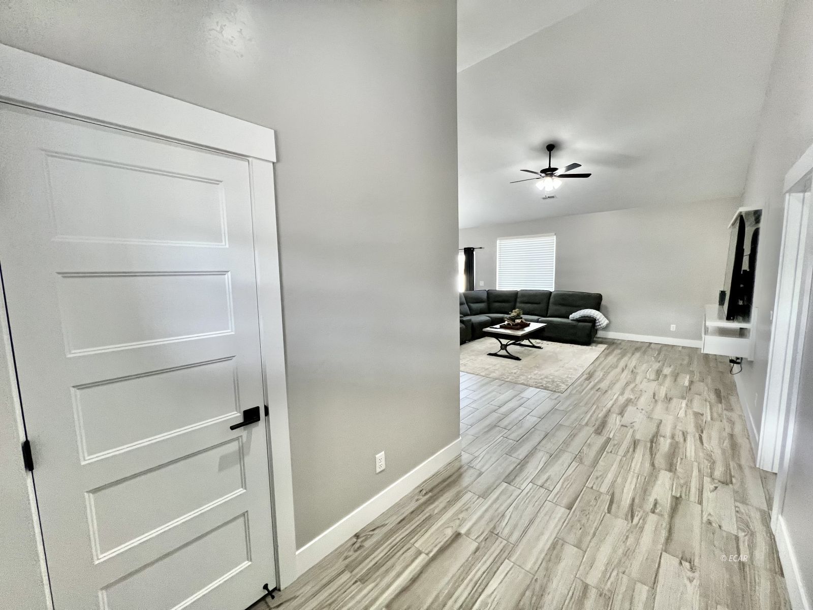 1940 Elkhorn Circle Property Photo 4