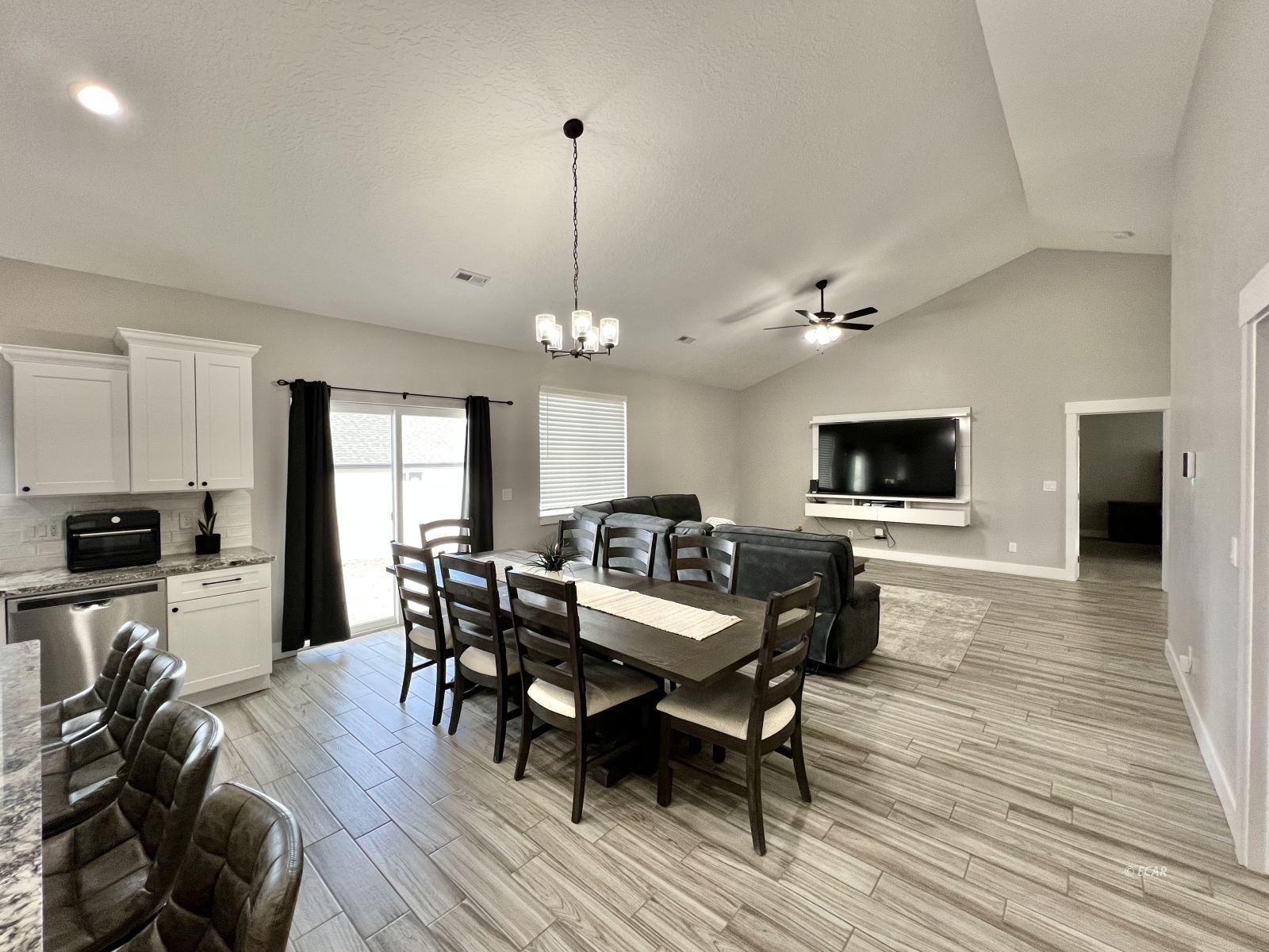 1940 Elkhorn Circle Property Photo 7