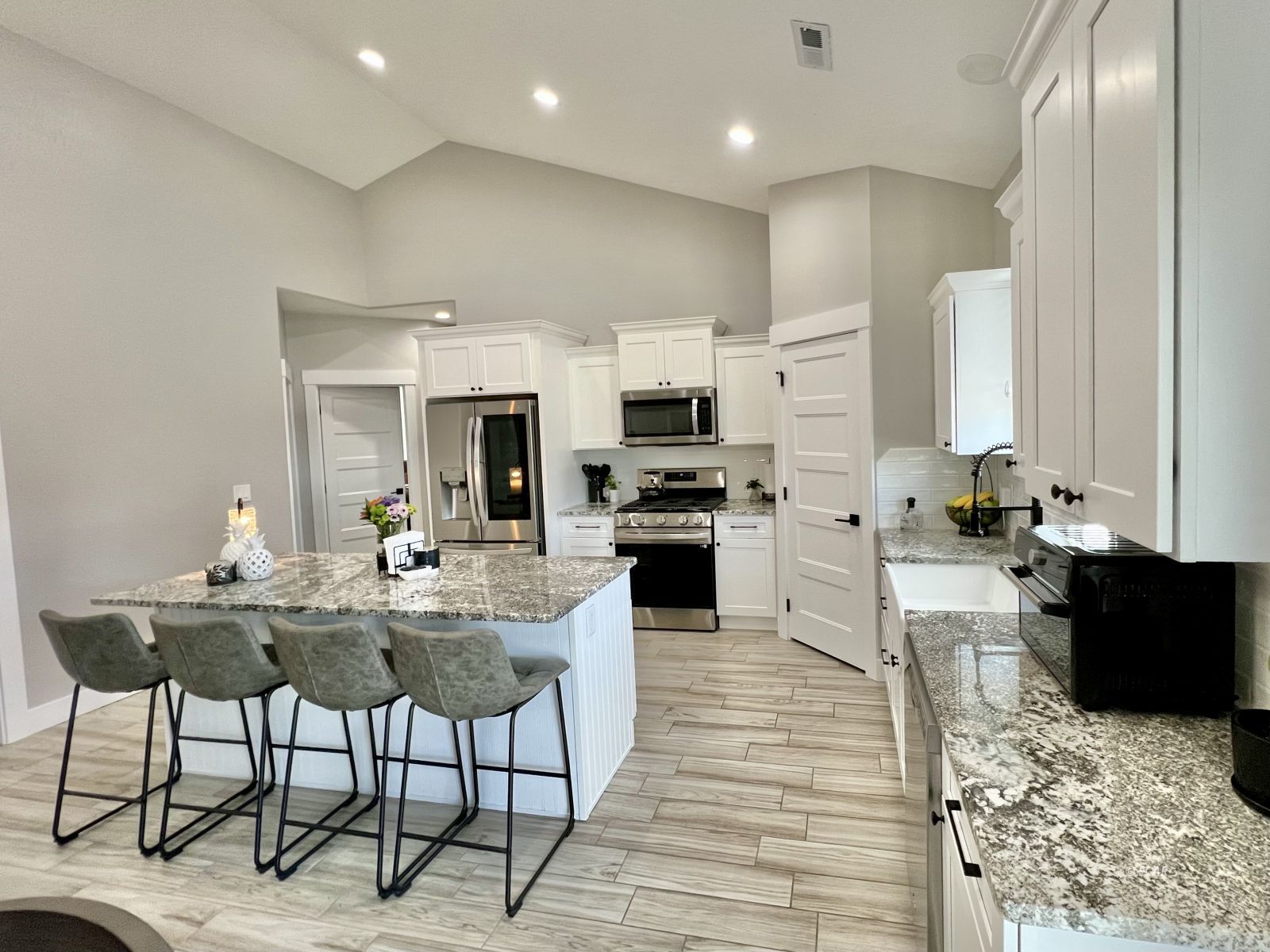 1940 Elkhorn Circle Property Photo 9