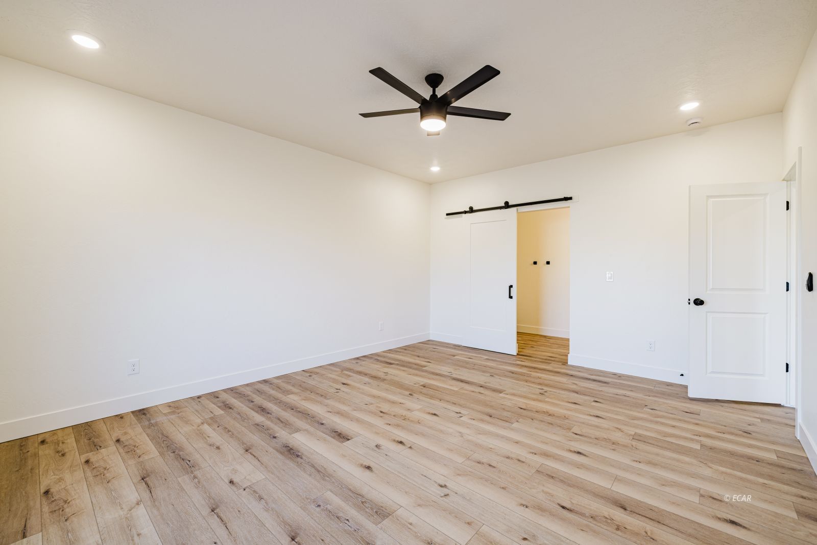 2946 Eleanor Court Property Photo 25