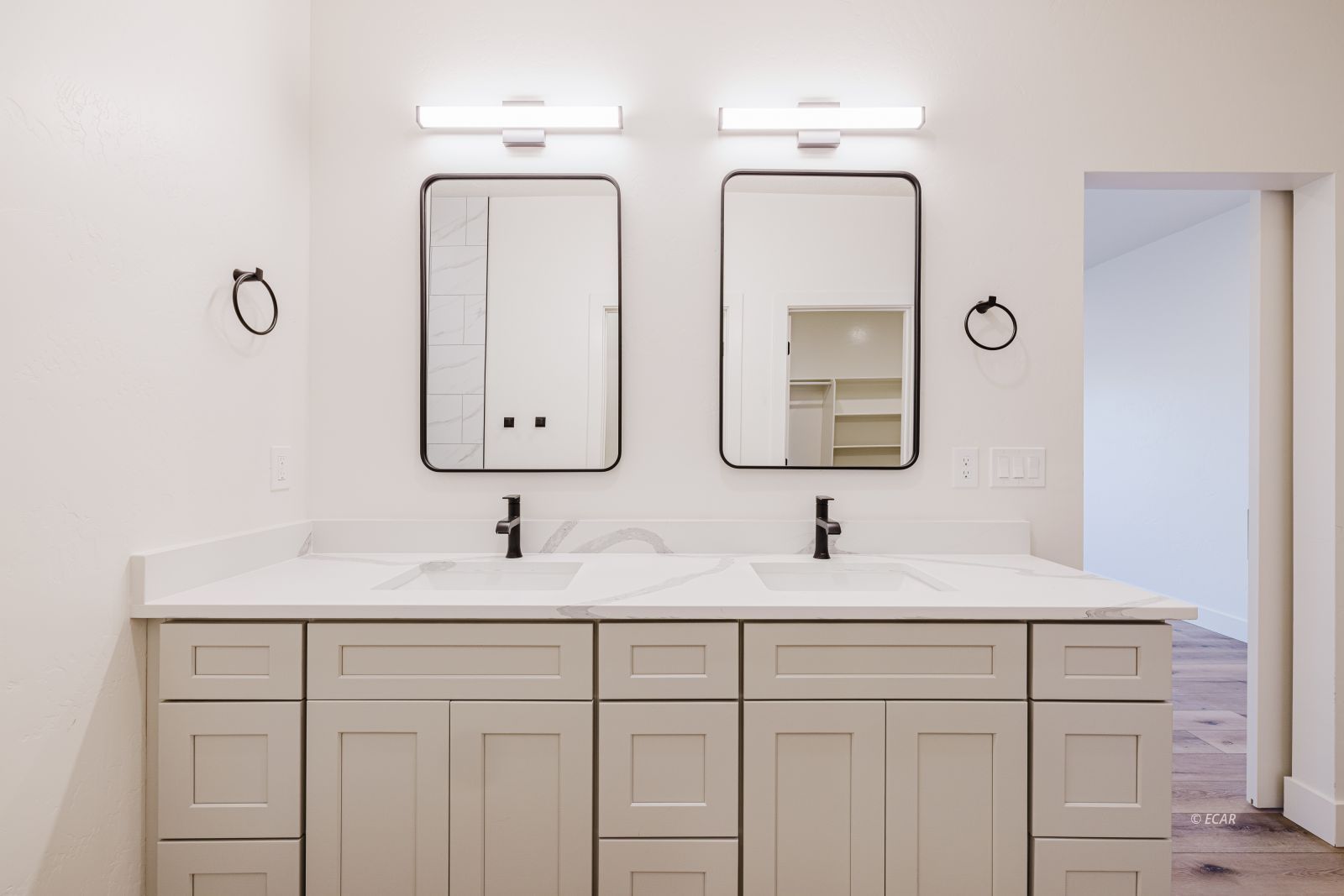 2946 Eleanor Court Property Photo 32