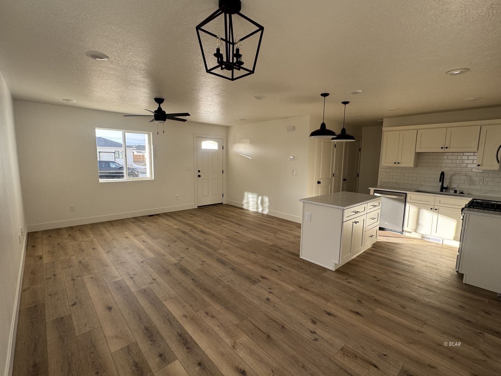 1286 Primrose Lane Property Photo 3