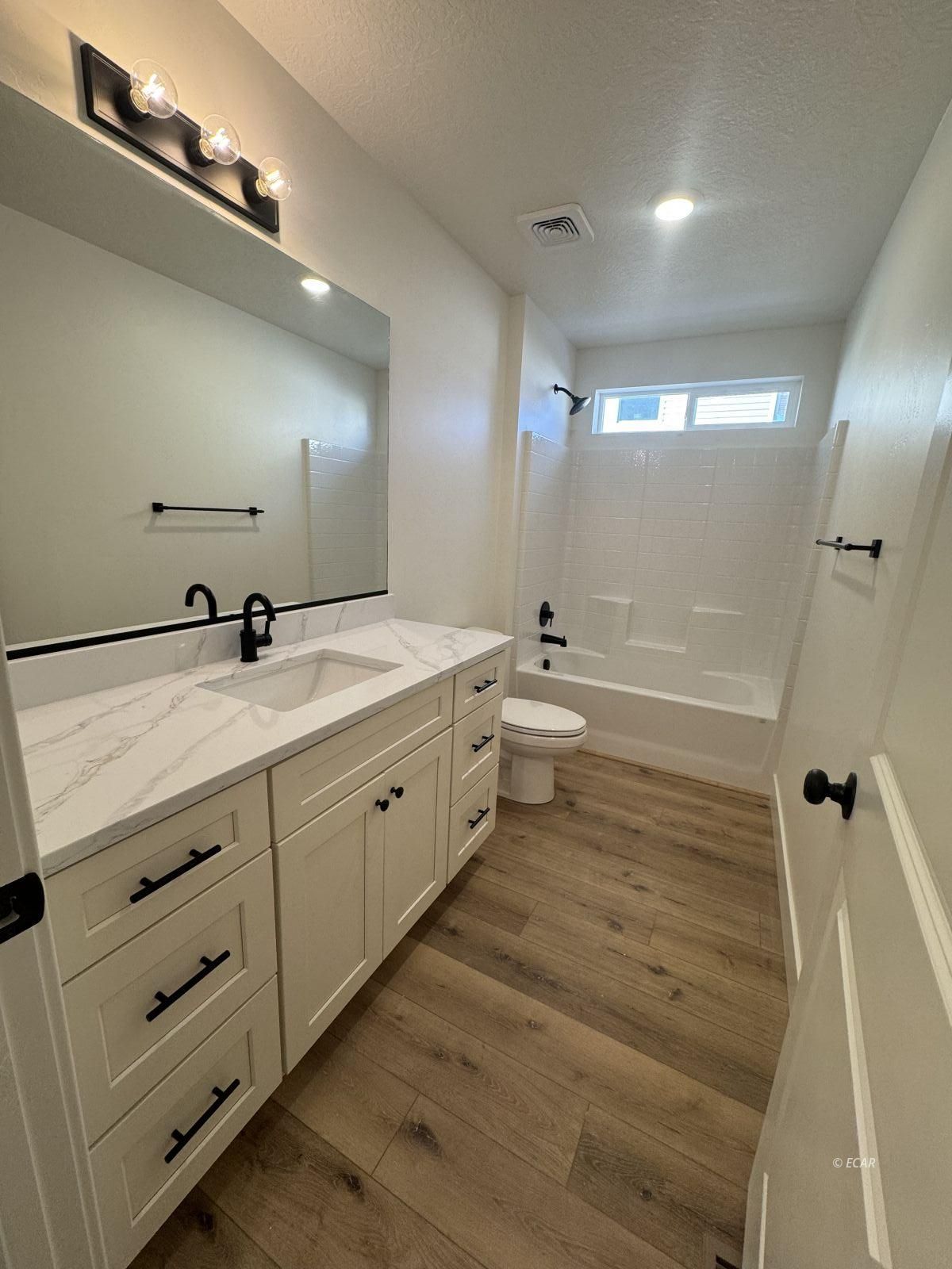 1286 Primrose Lane Property Photo 8