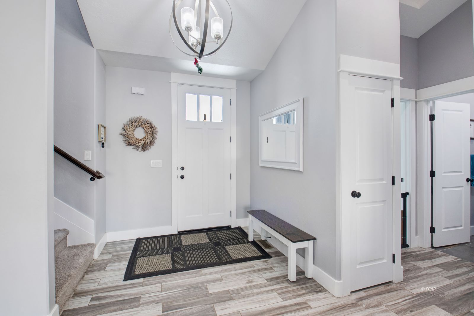 2057 Eagle Ridge Loop Property Photo 4