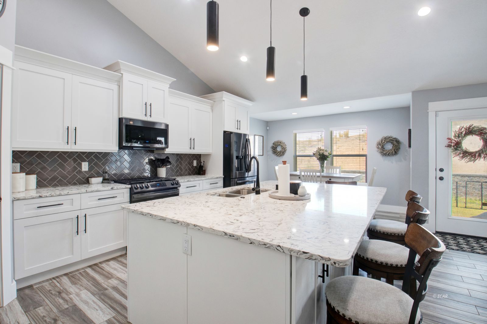 2057 Eagle Ridge Loop Property Photo 7