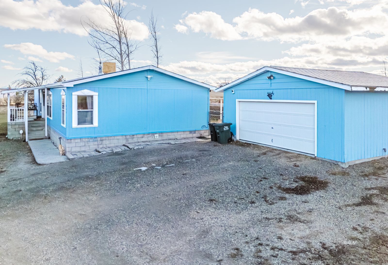 599 Holiday Drive Property Photo 4