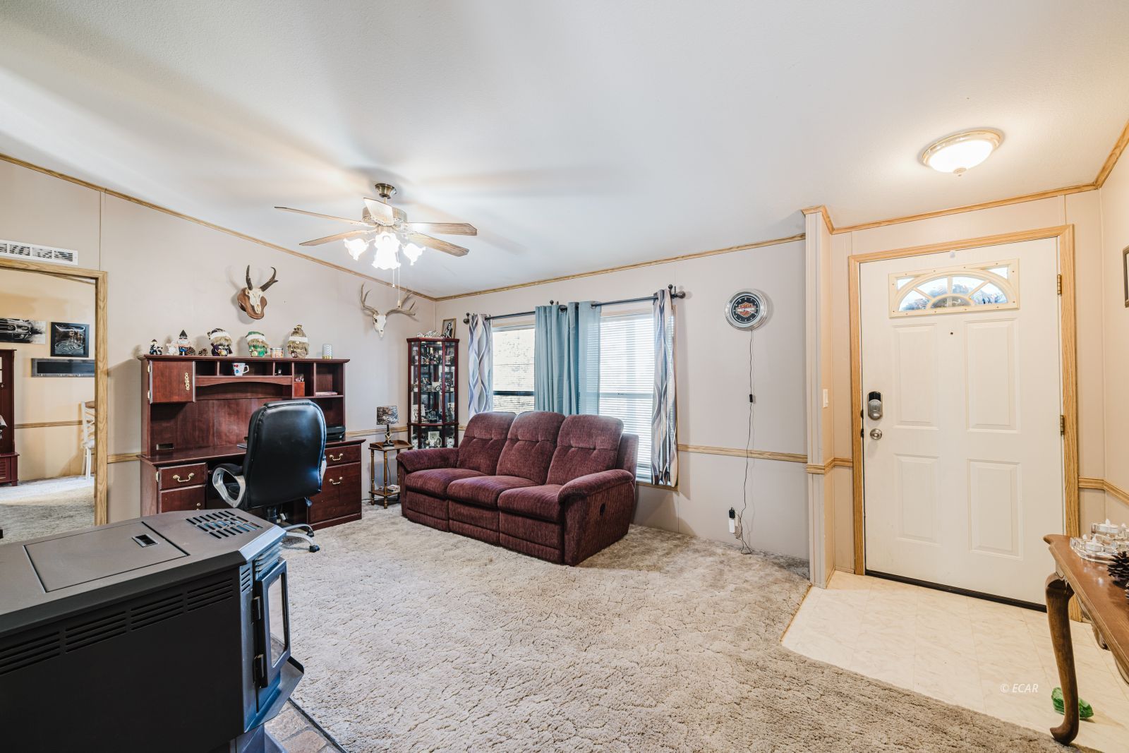 599 Holiday Drive Property Photo 6