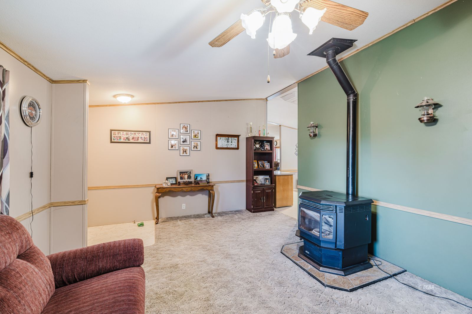 599 Holiday Drive Property Photo 8