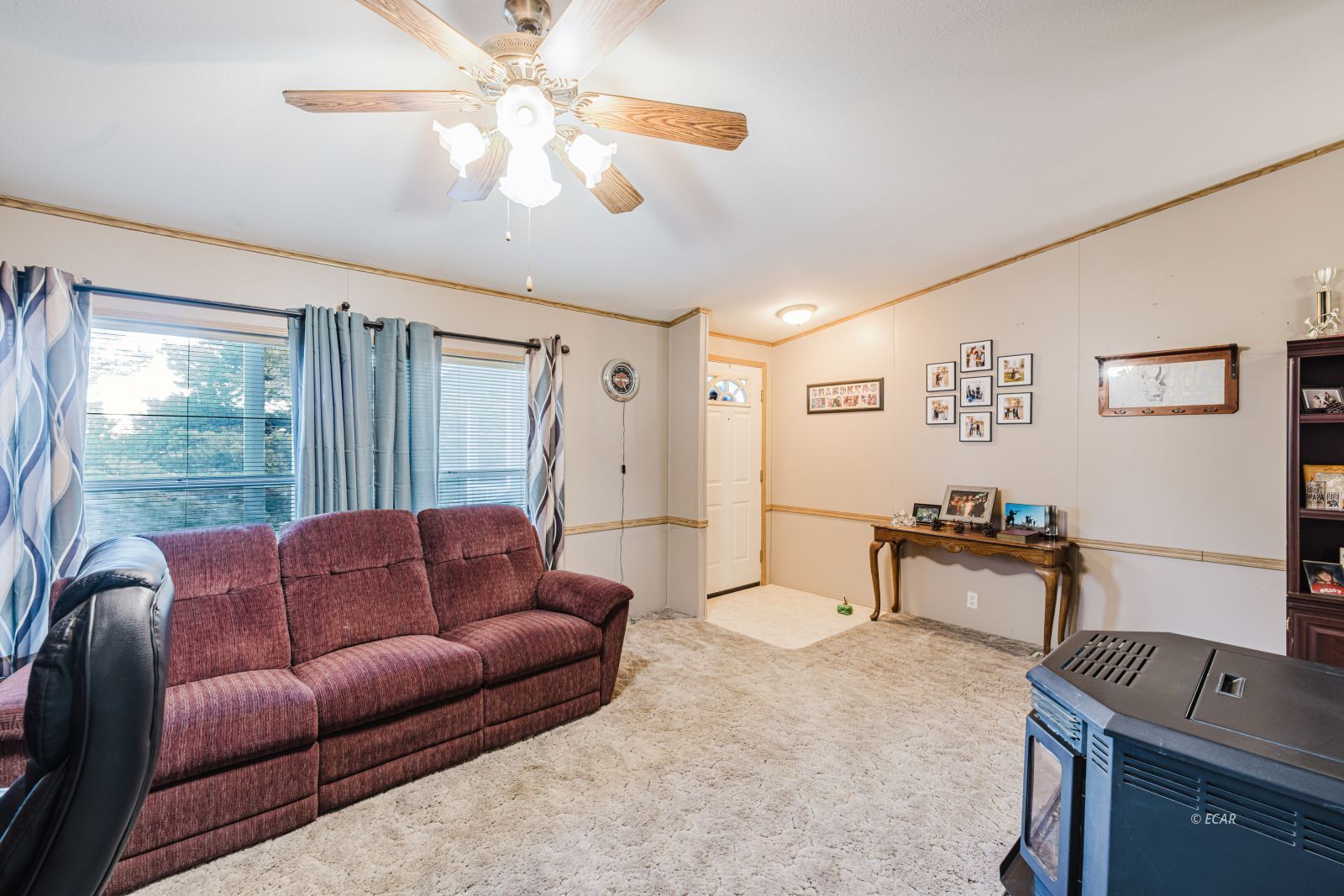 599 Holiday Drive Property Photo 9