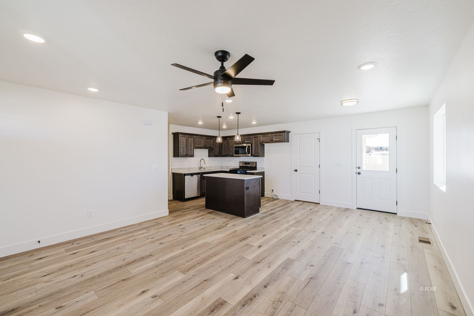 1287 Primrose Lane Property Photo 4