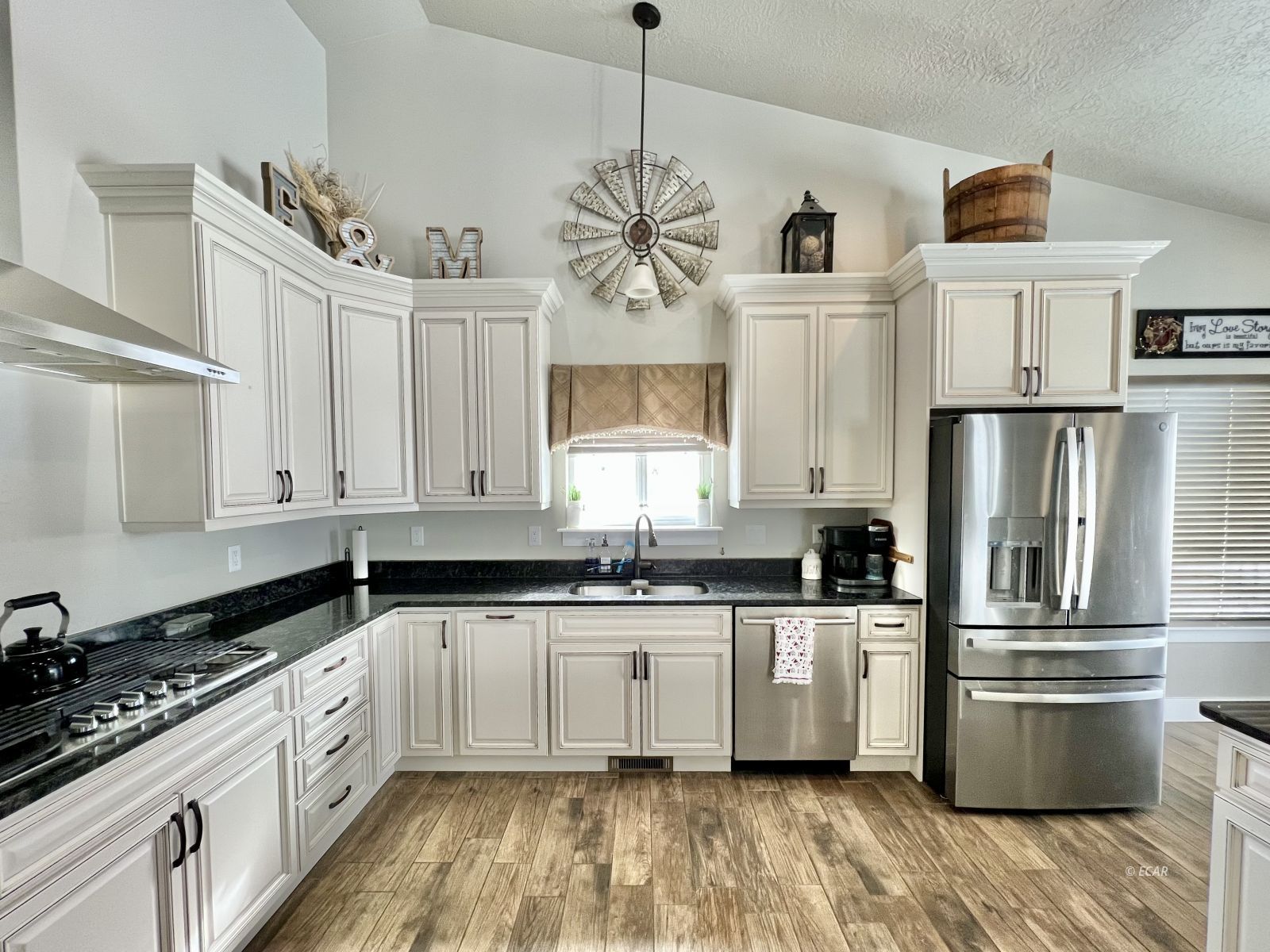 663 Willington Drive Property Photo 2