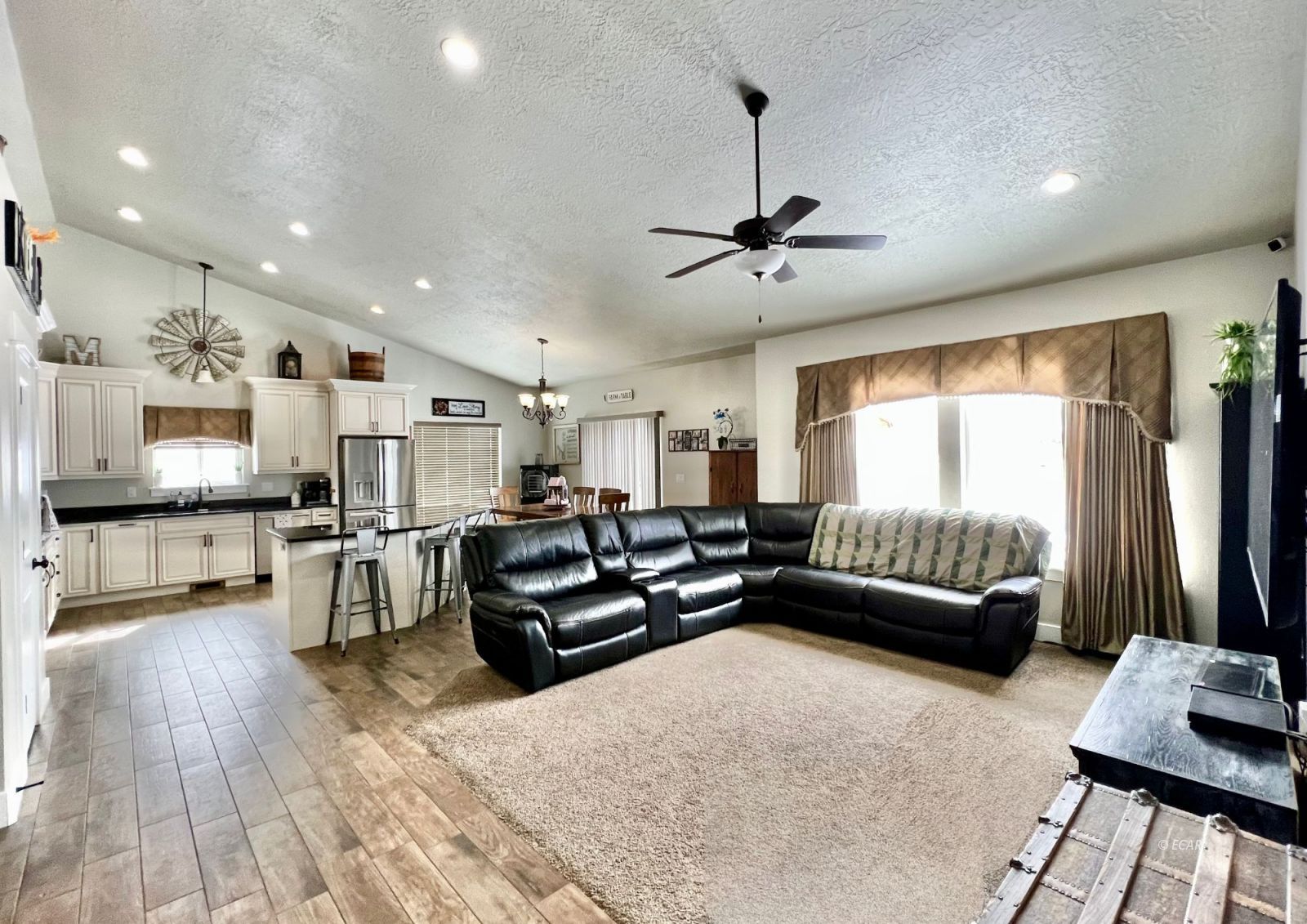 663 Willington Drive Property Photo 3