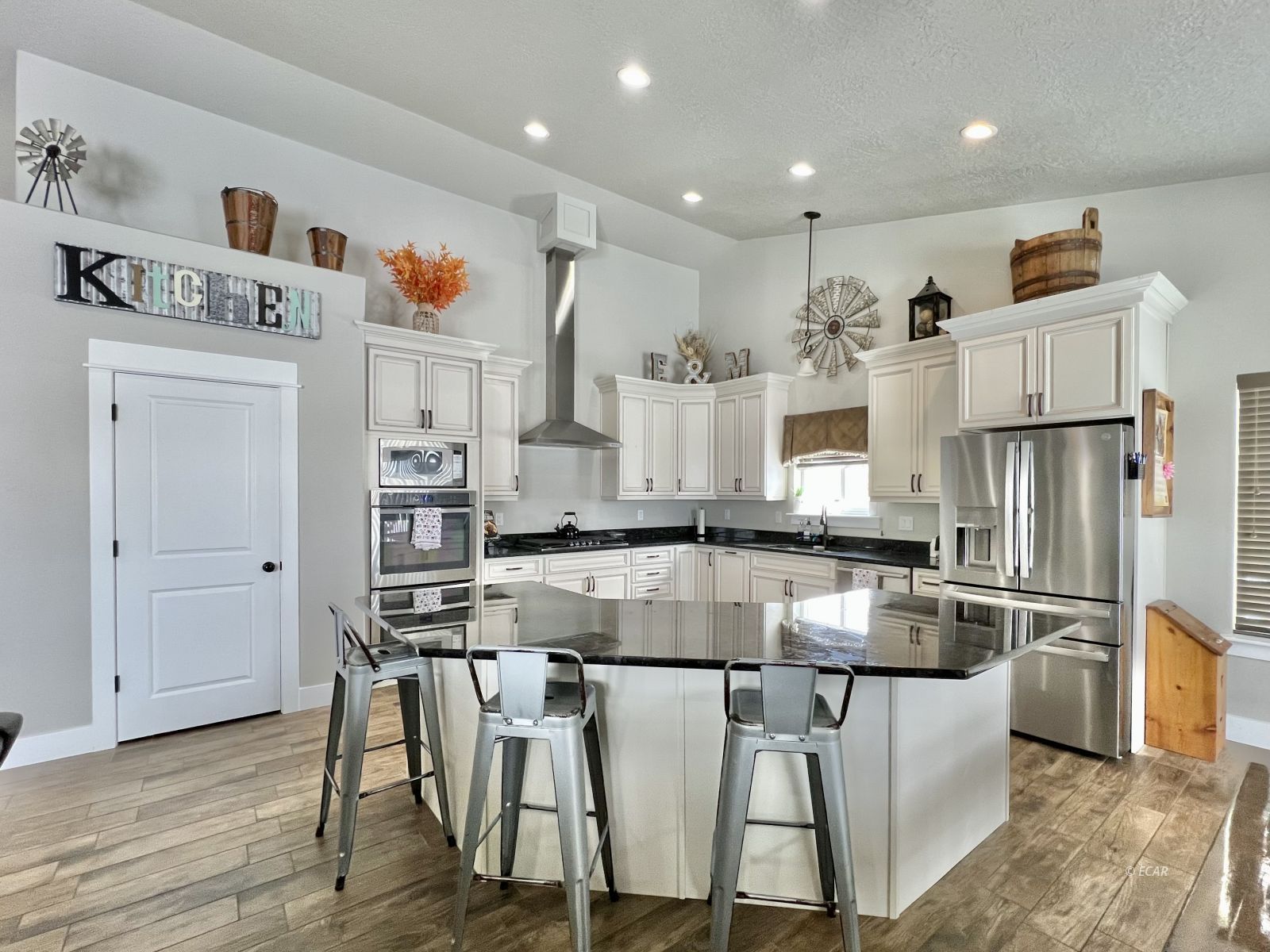 663 Willington Drive Property Photo 8